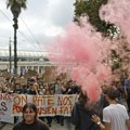 „Crni utorak“ u Francuskoj, na ulicama oko 260.000 demonstranata: Sukobi policije i srednjoškolaca u Lionu i Strazburu (VIDEO)…
