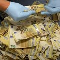 U ponedeljak stiže novac: Saldo se uvećava za 30, onda za još 20 evra! U januaru stiže još 20.000 dinara