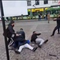 Teroristički napad u Nemačkoj: Muškarac nožem napao političara i policajca, sve se dešavalo u prenosu uživo (video)