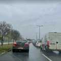 VIDEO Sudari i kiša napravila probleme širom grada: Otežan saobraćaj u Novom Sadu