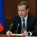 "Neka zna engleska kopilad, nećemo stati": Medvedev najavio odmazdu, Rusija kreće na Kijev