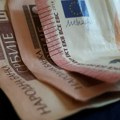 Devizni kurs: Evro u ponedeljak 117,17 dinara