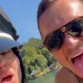 Slađa Poršelina pozira sa Gastozom na jahti: Skinula se u žuti bikini, igra i uvija se samo tako: Nakon operacija živi punim…