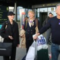 Đokovići stigli u Beograd, Srđan između Dijane i Saške, kakav doček na aerodromu FOTO