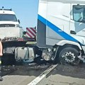 Kamion probio ogradu i izleteo u suprotan smer: Nezgoda na autoputu kod Požarevca