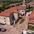Država Srbija u ovu školu ulaže 700 miliona: Potpuno se rekonstruiše osmoletka u Gajdobri stara 120 godina! Ministar Glišić…