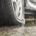 Napila se, pa bušila gume na kolima: Drama u Banjaluci, oglasila se policija