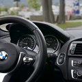 Vozač BMW-a vozio 225 na sat gde je ograničenje 60 - dobiće prijavu