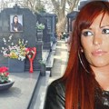 Tajna crvenih ruža na grobu Ksenije Pajčin: Svake godine 16. marta on pređe 300 kilometara da bi odao počast pevačici
