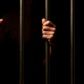 13 čuvara u zatvoru za maloletnike privedeno zbog mučenja