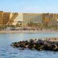 Jedan od prvih, najpoznatijih hotela u Hurgadi: Nedavno renoviran Hilton Plaza 5*, nalazi se na lepoj peščanoj plaži