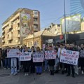 Studenti blokirali raskrsnicu kod Crvenog pevca u Nišu, podršku im pružali i vozači