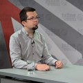 Asistent PMF-a u „15 minuta“: Odgovornost intelektualaca je da se bune