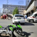 Povređen vozač motora u udesu u centru Niša