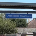 Popucali stakleni paneli na nadstrešnici železničke stanice u Staroj Pazovi - Raspisan tender za hitne radove