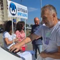 Kragujevčani se odazvali akciji sakupljanja staklene ambalaže, zauzvrat dobili poklone (FOTO)