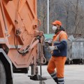Novčanik završio u podzemnom kontejneru: Radnici Čistoće pomogli novosadskoj aktivistkinji