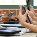 Zabrana mobilnih telefona u hrvatskim školama uz nove smernice za upotrebu veštačke inteligencije