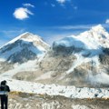 Zastoj na krovu sveta: Ogroman glečer blokirao uspon na Mont Everestu, raste strah od gužvi na vrhu