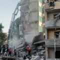 Teška noć za Kijev: Veliki ruski napad, pogođen stambeni soliter, deca među ranjenima