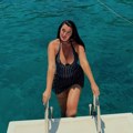 Ćerka Đoleta Đoganija se skinula na moru, dekolte u prvom planu! Vatrena crnka zapalila društvene mreže: Obilazi svetske…