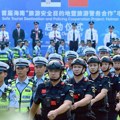 Srpski i kineski policajci u zajedničkim patrolama na Hainanu: MUP i Kina jačaju bezbednost turista