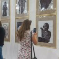 U Galeriji ALUZ otvorena izložba „Četvrti stalež – dehumanizacija čoveka“ umetnika Bogdana Đorića