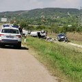 Udes kod Aleksinca: Audi sleteo s puta, četiri osobe povređene