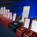 Vučić dodelio odlikovanja pojedincima i institucijama