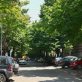 Polomila retrovizor na tuđem automobilu pa ostavila poruku koja se munjevito širi mrežama: "Molim? 1:100000000000000 je takvih…