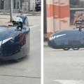 Novo vozilo u saobraćaju, a nije leteći automobil! Valjevci u čudu: Nit' je auto, nit' motor... Šta je ovo?!