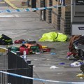 Devetoro teško ranjenih u napadu nožem u vozu u Britaniji
