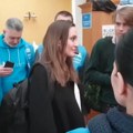 Šok na frontu: Vozač Anđeline Džoli regrutovan u vojsku tokom njene posete Ukrajini