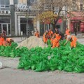 (Video) Čistoća spremna za zimu Radnici pune vreće sa solju uoči ledenih dana