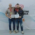 Zrenjaninci među najjačima u Vojvodini: Braća Petković osvojila zlato i bronzu u benč pressu PLK „Gladijator“ iz Elemira…