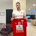 Dres rukometne reprezentacije Srbije sa potpisima igrača na licitaciji LFN