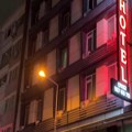 Biznismen iz Čačka koji je tužio hotel traži masnu odštetu: Osoblje njegovoj ženi oktrilo da je proveo noć sa dve dame i…