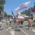 VIDOVDANSKI MARŠ – Kolona iz Kragujevca zamarširala putem Kraljeva
