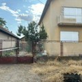 KOMŠIJE O KUĆI U KOJOJ JE PRONAĐENO TELO: „Nismo ni slutili šta se krije iza zatvorenih vrata“