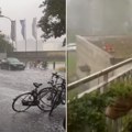 Haos u Poljskoj: Olujni vetar ruši sve pred sobom, nosi i krovove! Ljudi bez struje, drveće pada kao pokošeno