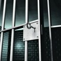 Pronađen obešen u zatvorskom toaletu: Muškarac (53) koji je pokušao da siluje svoju majku izvršio samoubistvo