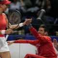 Đokovića voli, a Cicipasa ljubi Kakve reči atraktivne teniserke o Srbinu: Novak je zver