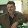 Gazda Mlađi i dalje kuva najjeftiniju kafu u Srbiji: Na kašičici ne štedi, uz nju služi kiselu vodu i slatko, a cena je…