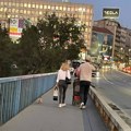 (Video) Muž anđelke Prpić izveo ćerku i ženu u šetnju: Pokazao kakav je džentlmen: Evo šta su radili u centru Beograda