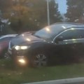 Ima li igde ovako bahatih vozača kao u Srbiji: Otvorio čovek posebnu traku na auto putu za sebe i to preko travnjaka! Video