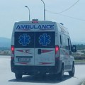Strašan sudar u Kruševcu, auto prevrnut na krov: Jedna osoba povređena u nesreći, hitno prebačena u bolnicu