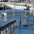 Izlio se Dunav, kejevi pod vodom, poznato kada se očekuje vrhunac: Nesvakidašnji prizori iz Budimpešte