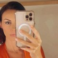 (Foto): Sloboda Mićalović u nikad dubljem dekolteu: Glumica opalila selfi, u ovom izdanju je retko viđamo - mreže gore