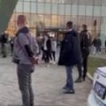 Uhapšeni maloletnici koji su tukli tinejdžere ispred Promenade, za dvojicom se još traga