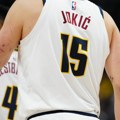 Nikola Jokić svake noći igra sa ogrebotinama: Pogledajte šta mu protivnici rade u NBA